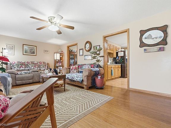 5th image of 2512 Capital Dr