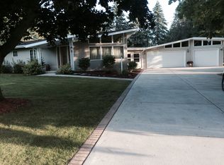 4926 Morgan Dr, Manitowoc, WI 54220