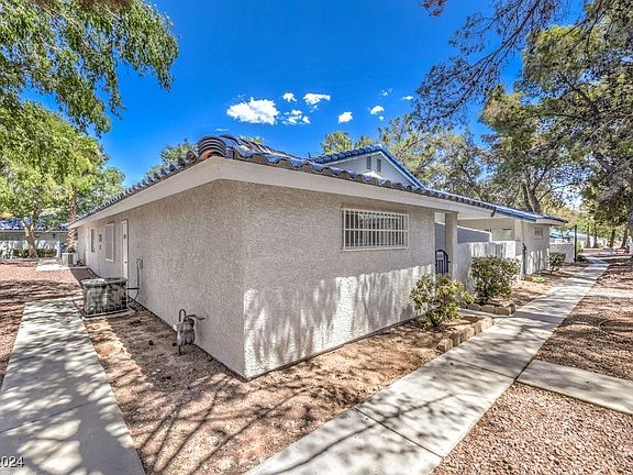 2nd image of 2124 Willowbury Dr Unit C