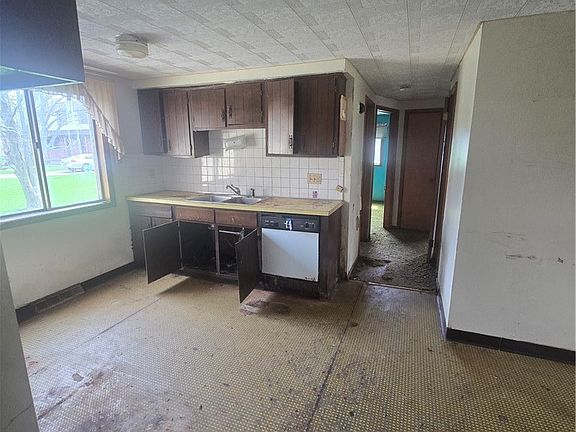 4th image of 5741 Berg Rd