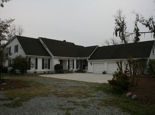 2142 Grove Point Rd, Savannah, GA 31419