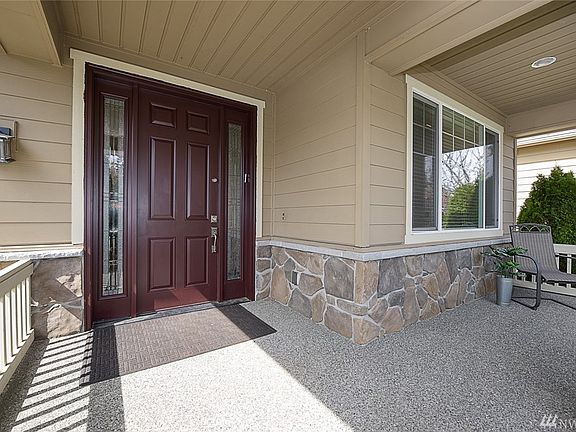 2nd image of 11055 Muirwood Way NE