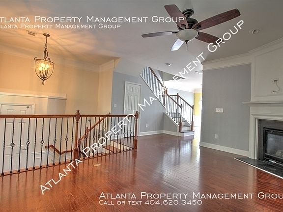 3rd image of 2549 Speer Ct SE