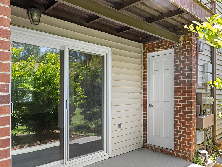 1208 Manassas Ct — Photo 18
