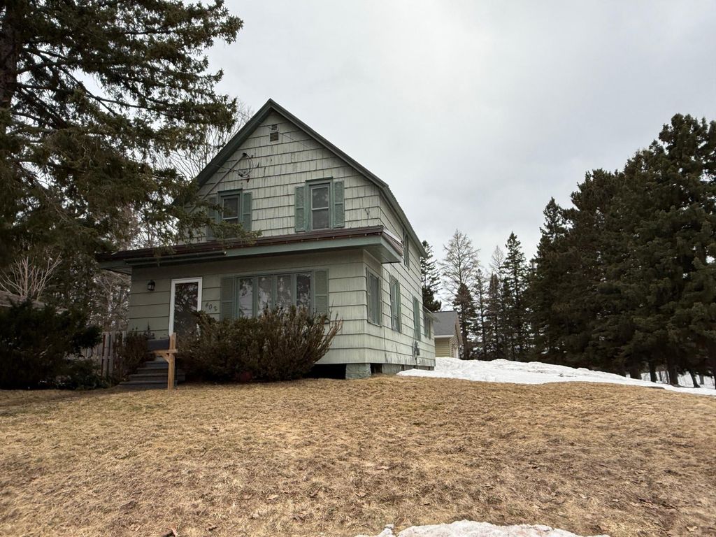402 Lake Ave, Ironwood, MI, Ironwood