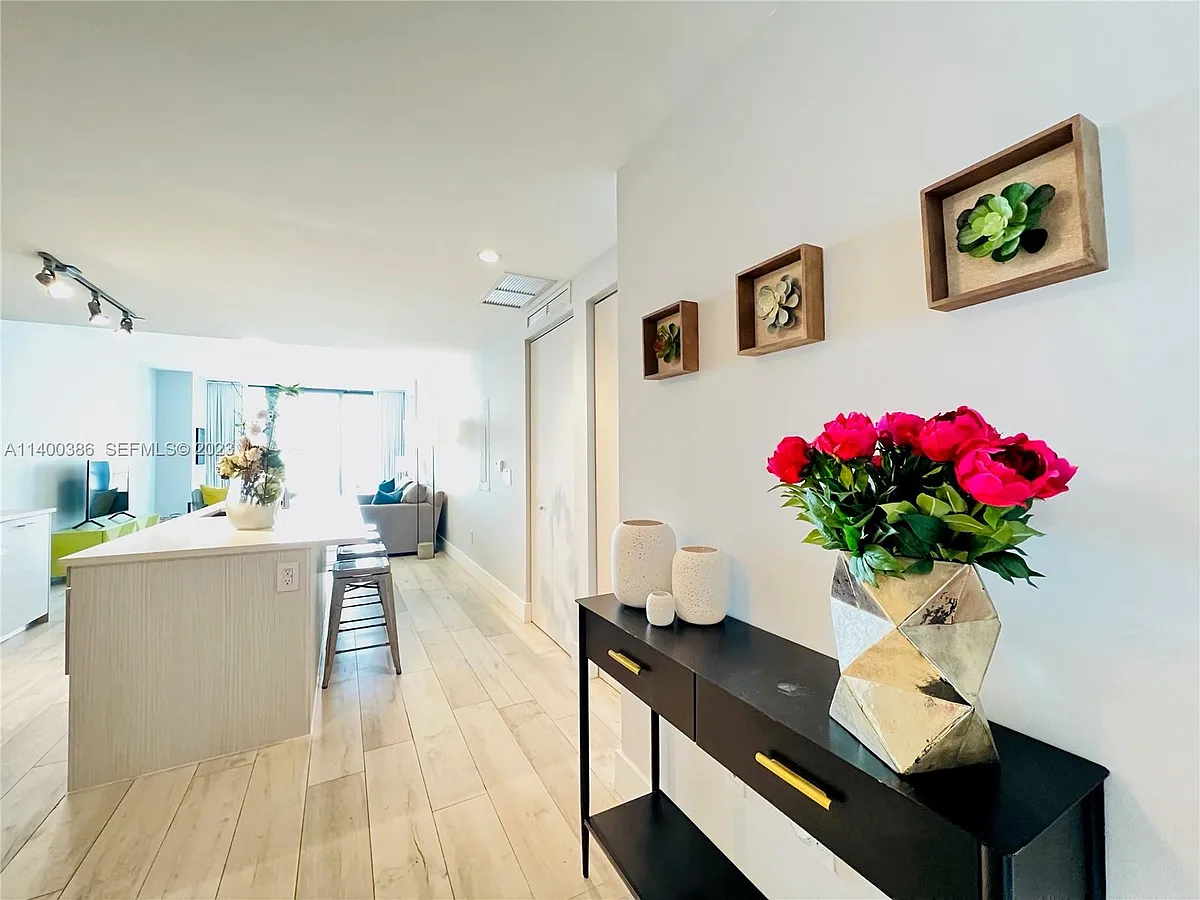 Photo 2 of 45 - 650 NE 32nd St #3402 - Miami, FL Building Photo - 650 NE 32nd St #3402