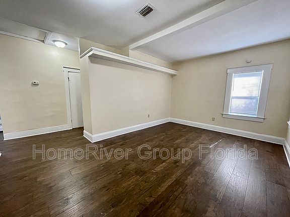 3rd image of 222 W Clinton Ct