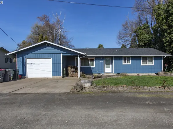 224 1/2 SE 6th St, Dayton, OR 97114