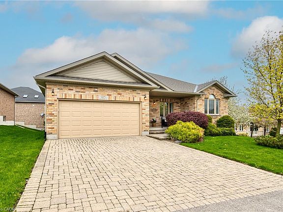 2nd image of 125 Devonshire Dr