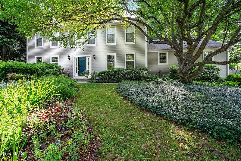 3rd image of 9 Longwood Drive