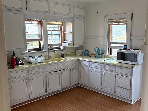 5th image of 3835 N 42nd St #1