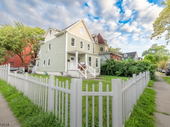 98 Amherst St, East Orange City, NJ 07018