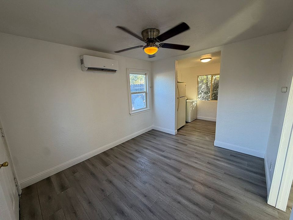 1st image of 3920 1/2 High St