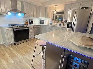 94 Laurelwood Dr, Rochester, NY 14626