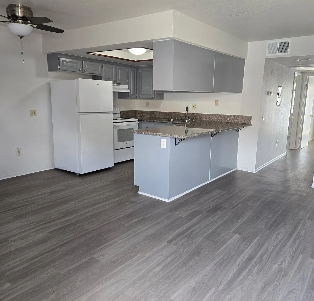 Plymouth Manor Apts — Photo 2