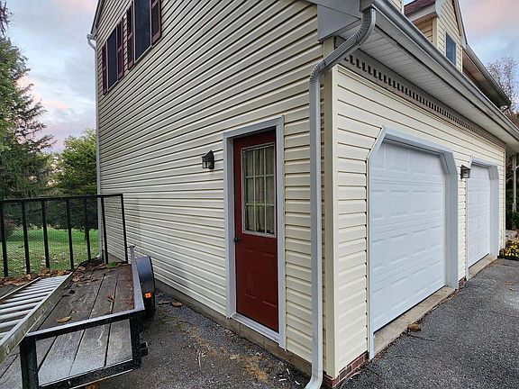 3rd image of 421 S 6th St
