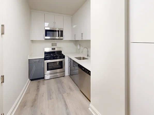 10 Hanover Square image 1 of 9