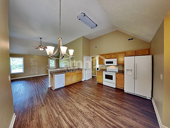 3rd image of 1021 Stratus Dr