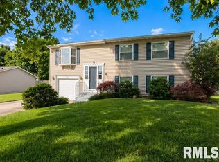 252 Briargate Rd, Washington, IL 61571