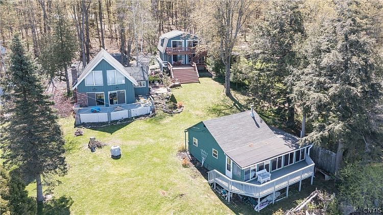 1st image of 3 Loon Ln