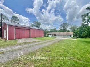 1345 Colfax Rd, Fairmont, WV 26554