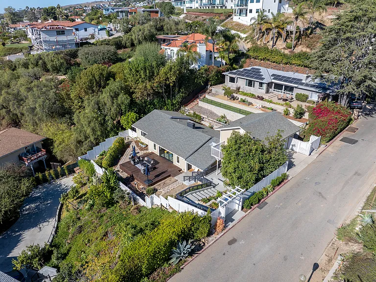 1948 Sunset Dr — Photo 52