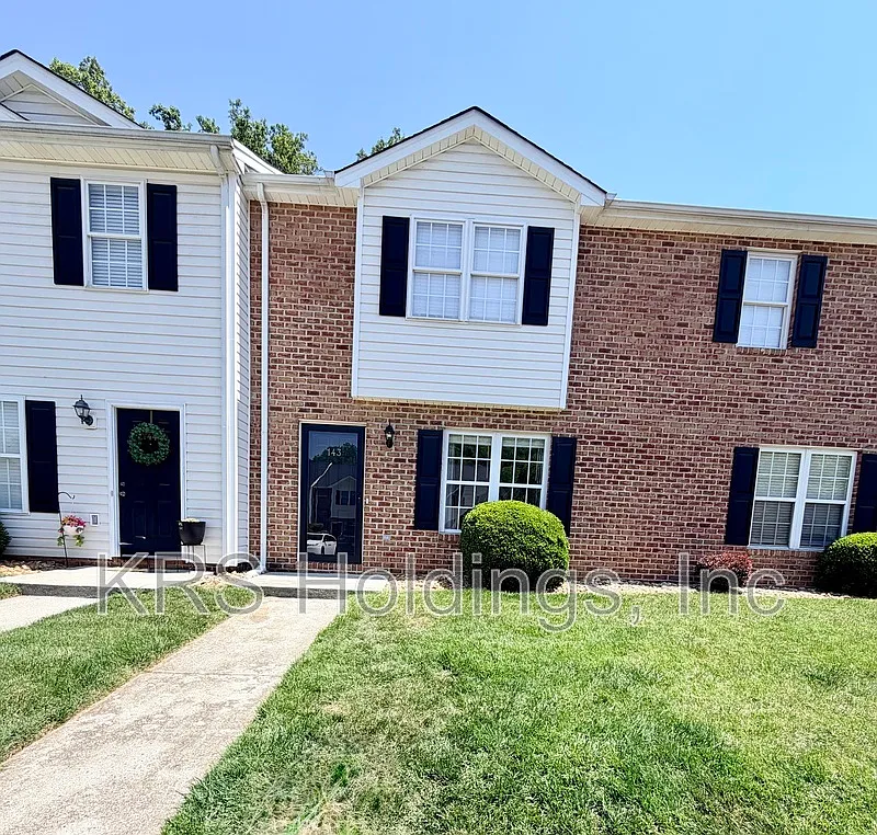 2 bed, 2.5 bath, 1284 sqft, $1,400 — Photo 1