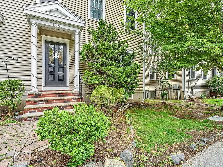 1281 Elm St — Photo 1