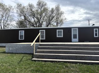 602 S 2nd Ave, Woonsocket, SD 57385