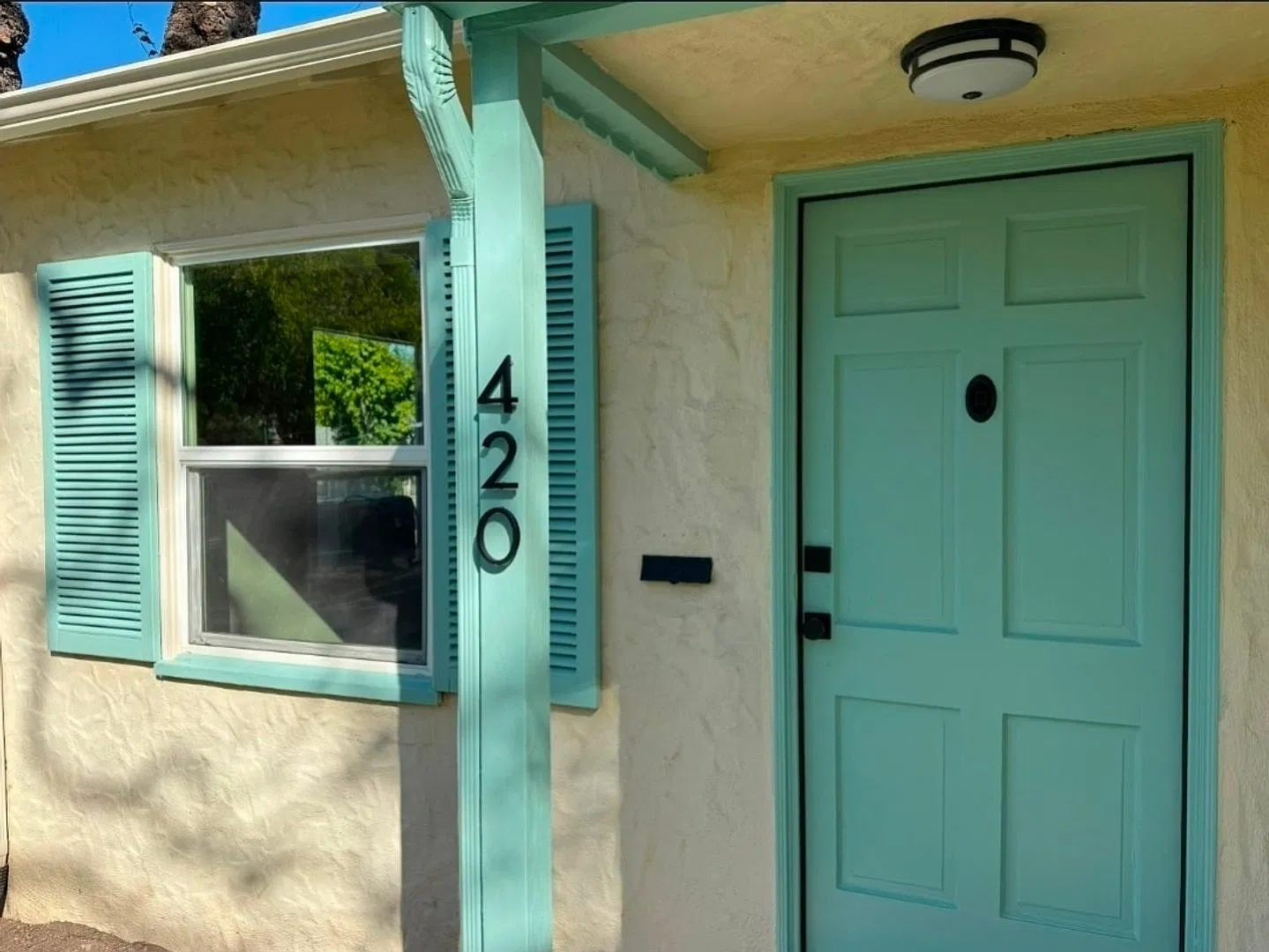 2 bedroom 1 bath home with garage — Photo 3