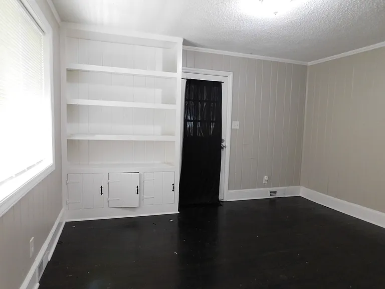 411 Gray Dr — Photo 5