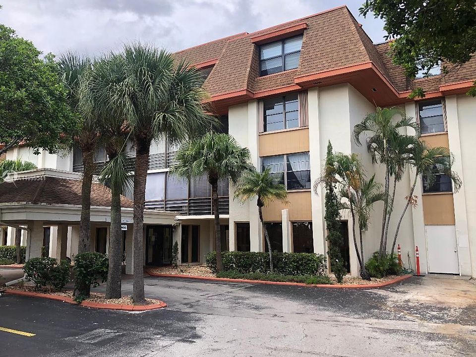 1st image of 671 NE 195th St APT 216E