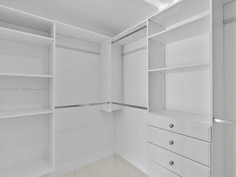 700 NE 24th St #503 — Photo 25