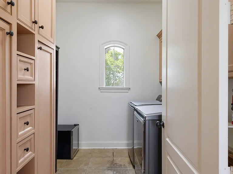 105 Woodbine Dr — Photo 25