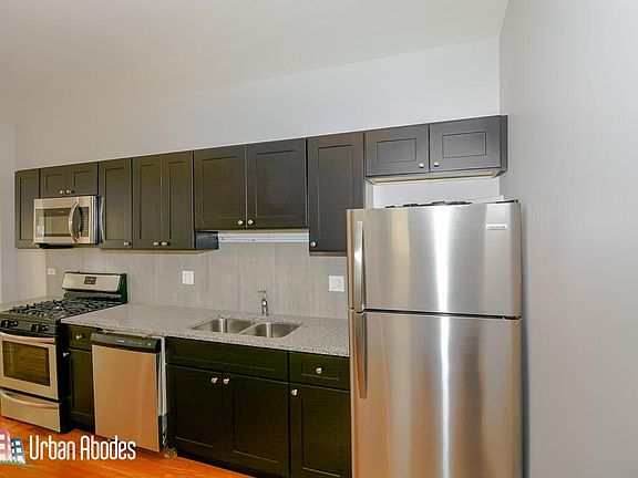 3rd image of 4113 W Lawrence Ave #Ua3