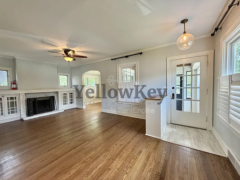 376 Hill Ave — Photo 3