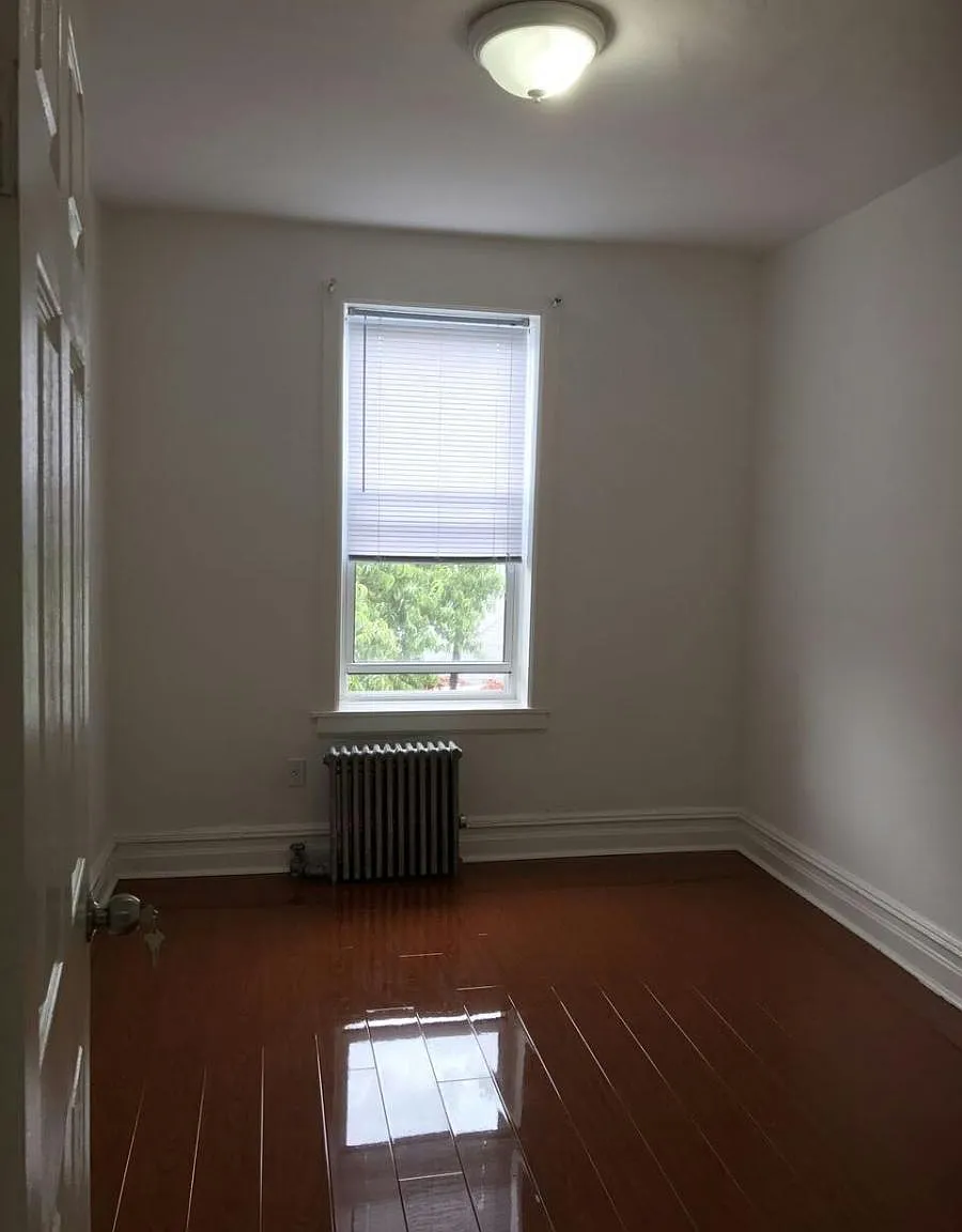 2 bed, 700 sqft, $1,800 — Photo 1