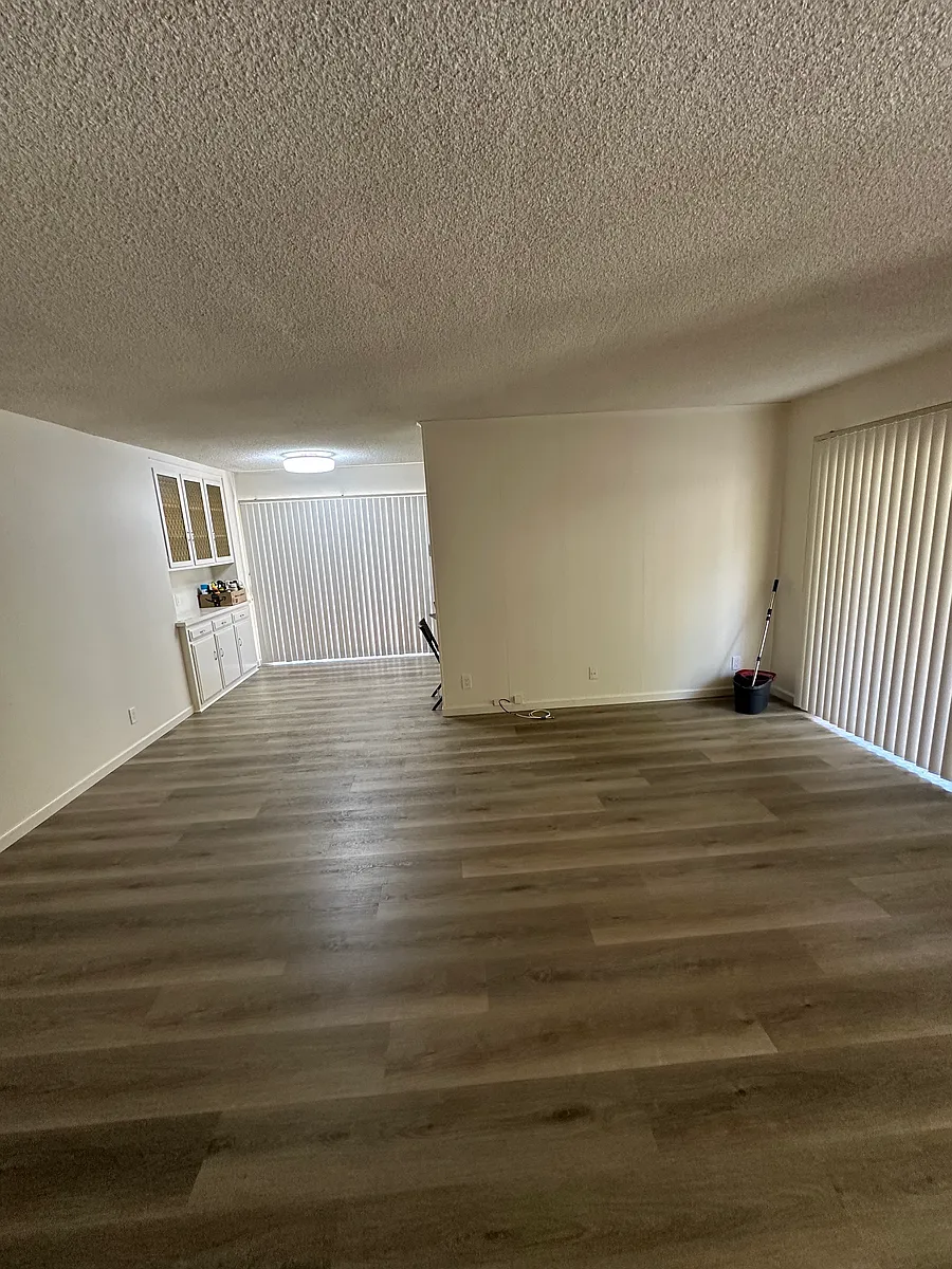 Building Photo - 3526 Mentone Ave #1