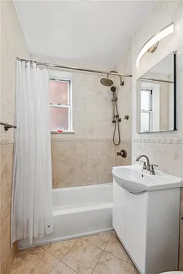 Sold by Remax Edge | media 10