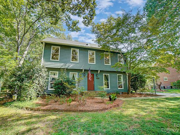 5th image of 16424 Beech Hill Dr