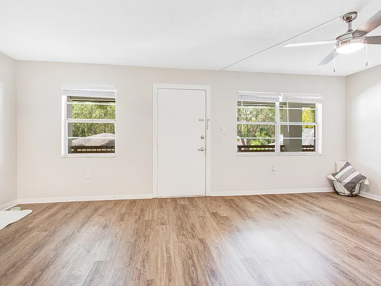 The Henry Apartments — Photo 7
