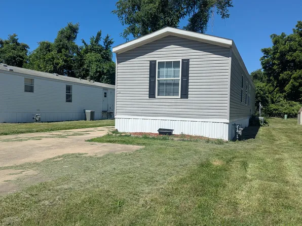 109 Arapaho Dr, Belleville, IL 62220