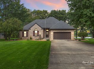 1900 Bittersweet Dr, Saint Anne, IL 60964
