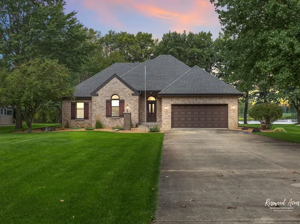 1900 Bittersweet Dr, Saint Anne, IL 60964