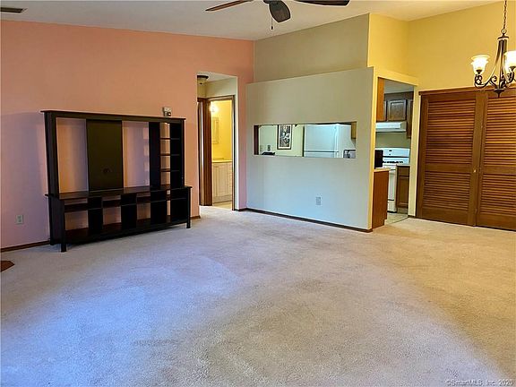 4th image of 81 Little Oak Ln