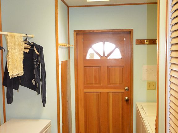 4th image of 1006 Pomona St