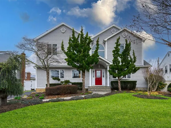 3559 Summer Drive, Wantagh, NY 11793