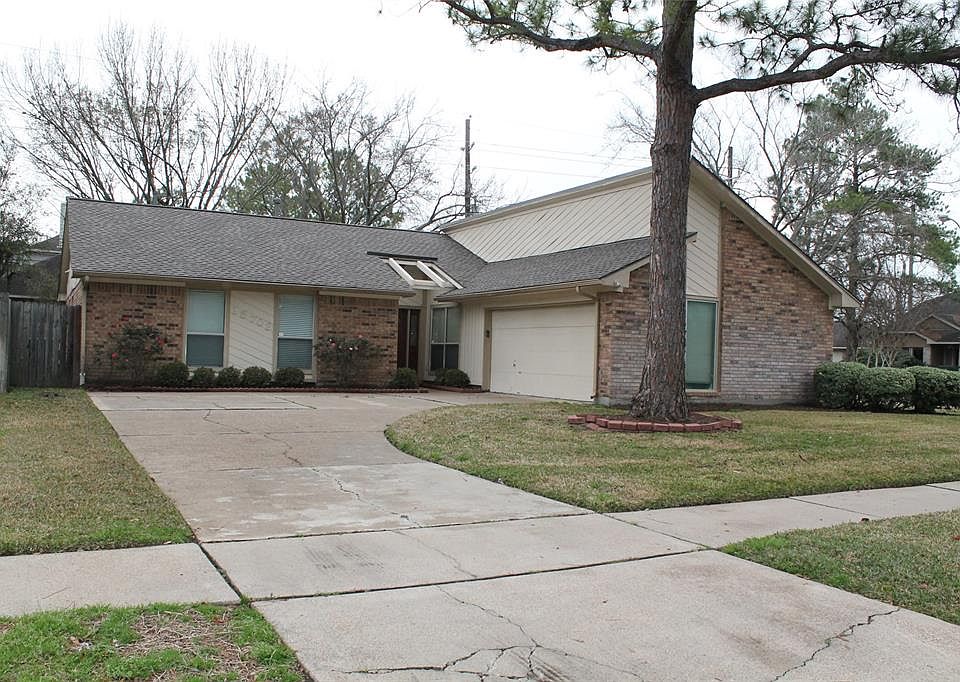 1st image of 15702 Oak Mountain Dr