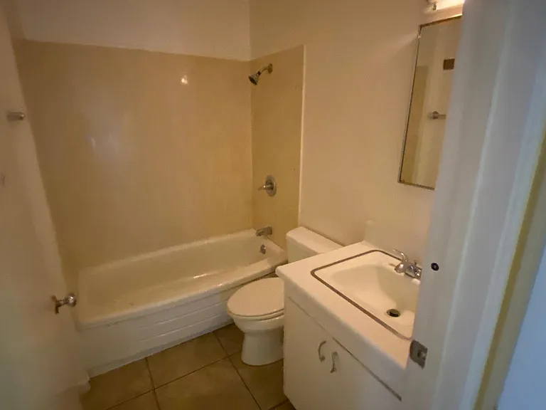 2533 Hillegass Ave #101 — Photo 7