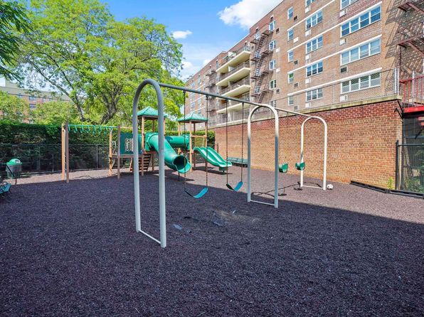8829 155th Ave APT 5A, Howard Beach, NY 11414
